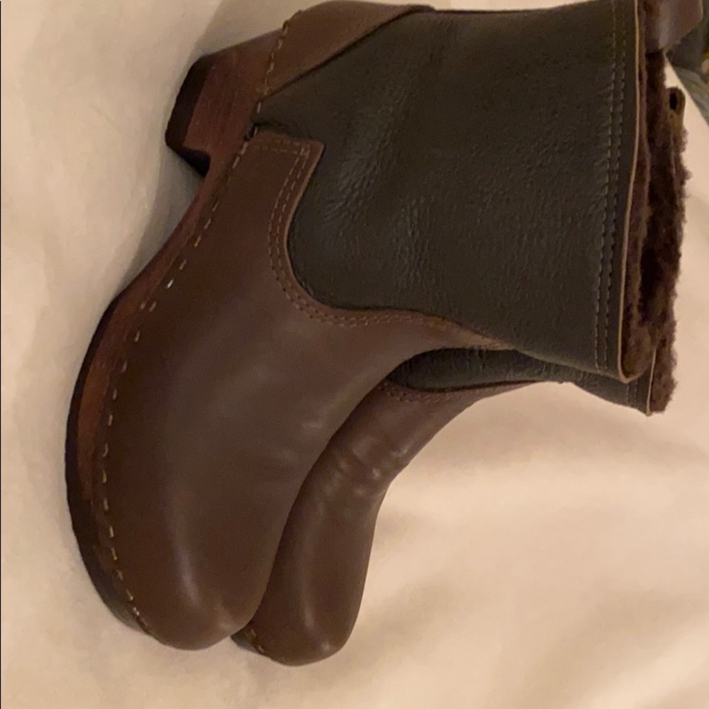 No 6 Shearling clog boots